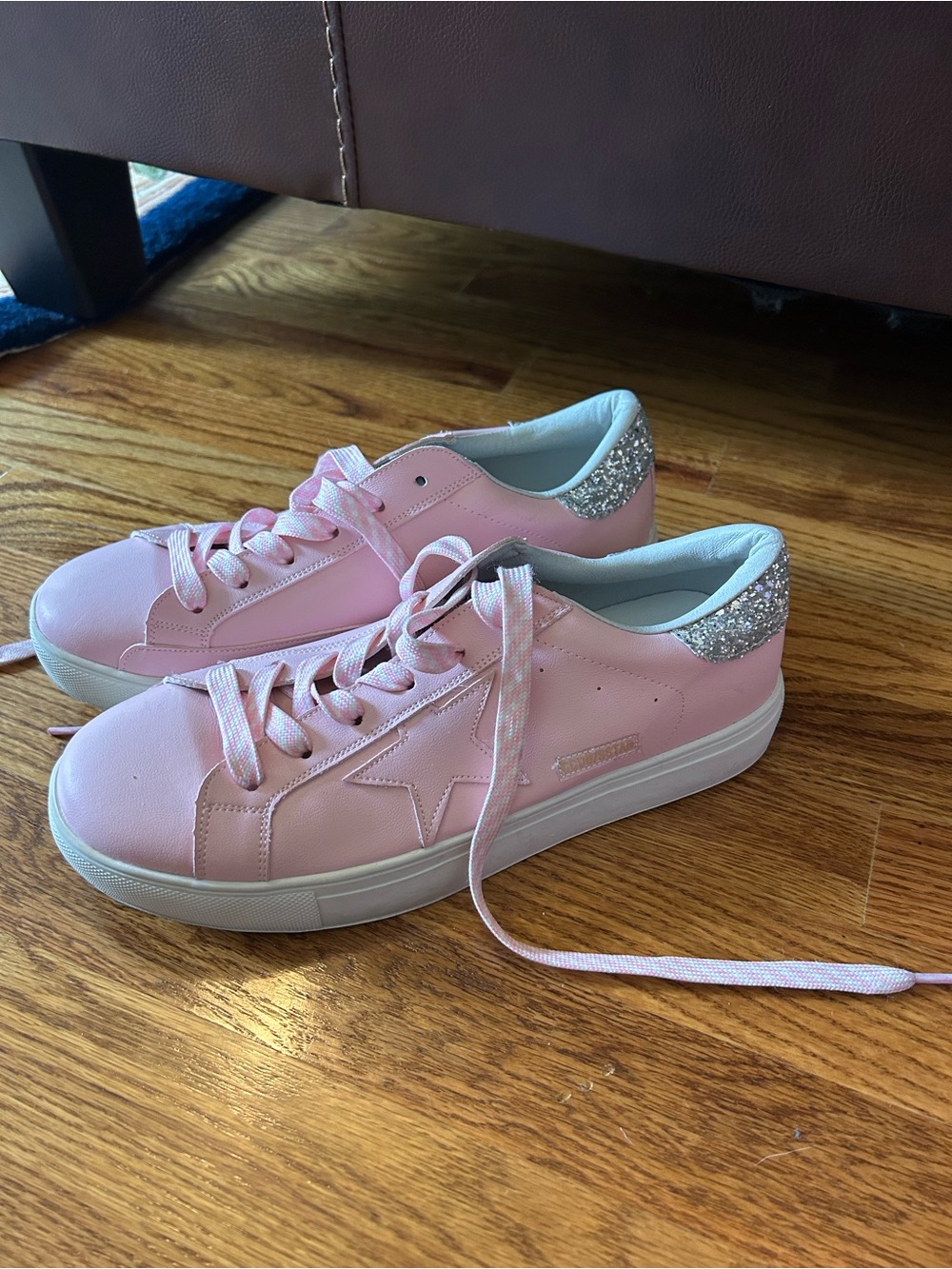 Women's Pink Low-Top Sneakers with Glitter Heel Accent